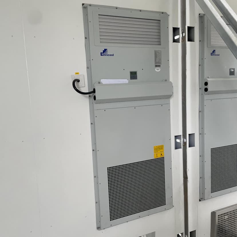 Air conditioning and thermal management equipment for the enclosure